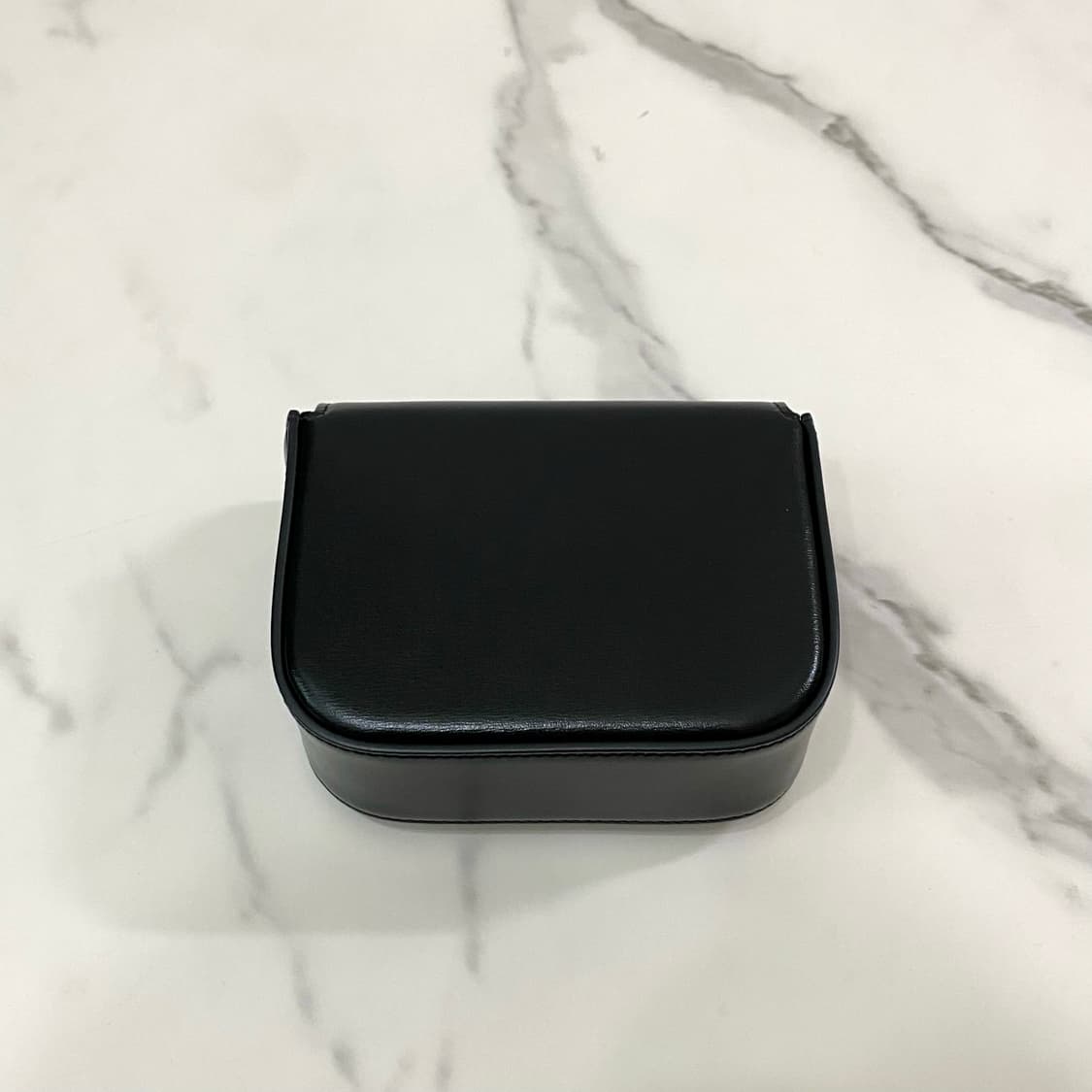 거의새것 셀린느 미니 클로드 샤이니 카프스킨 블랙 여성 가방 상품이미지5