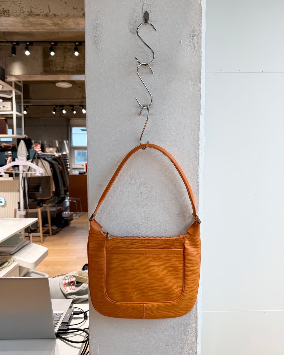 루이비통 오렌지 에삐 맛시 숄더백  상품이미지2