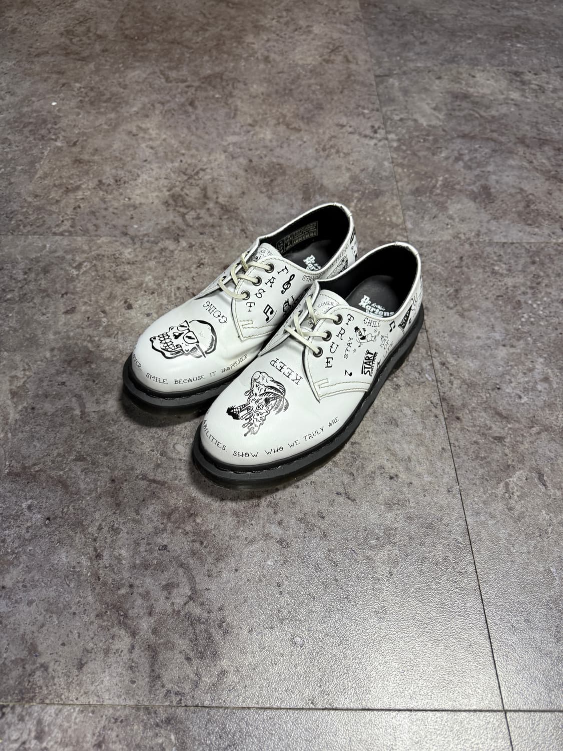 닥터마틴 1461 230  상품이미지1