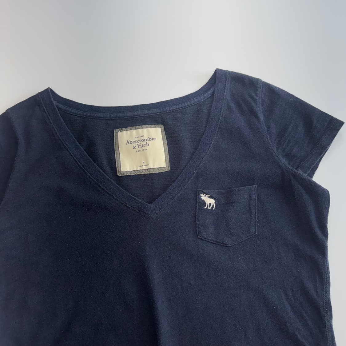 Abercrombie 아베크롬비 원포켓 브이넥 네이비 반팔  상품이미지4