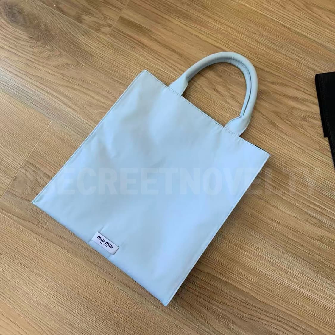 미우미우뷰티 신상 블루 토드백 증정 VIP 상품이미지2