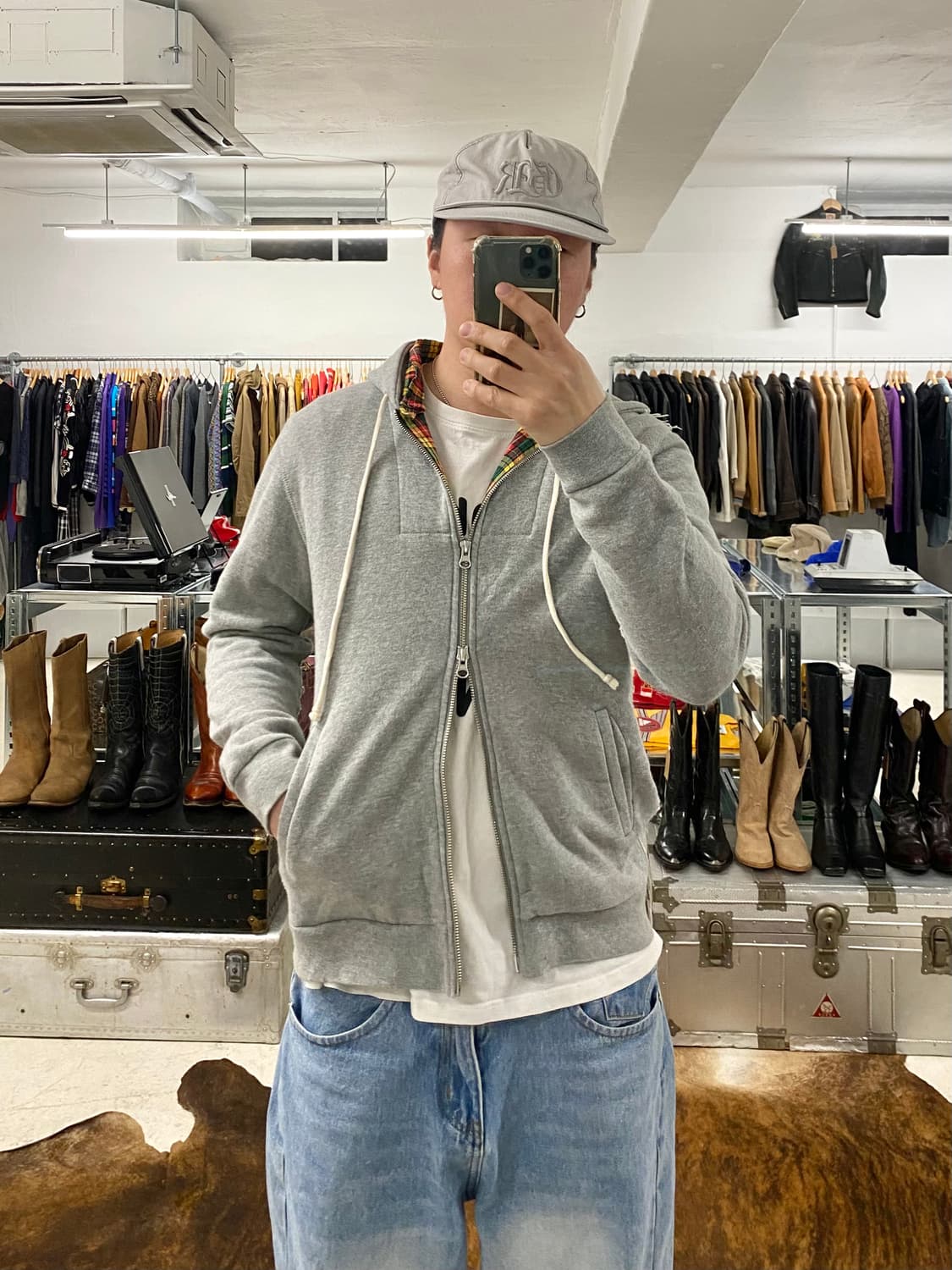 BEAMS layered hood zip-up 빔즈 레이어드 후드 집업 상품이미지1