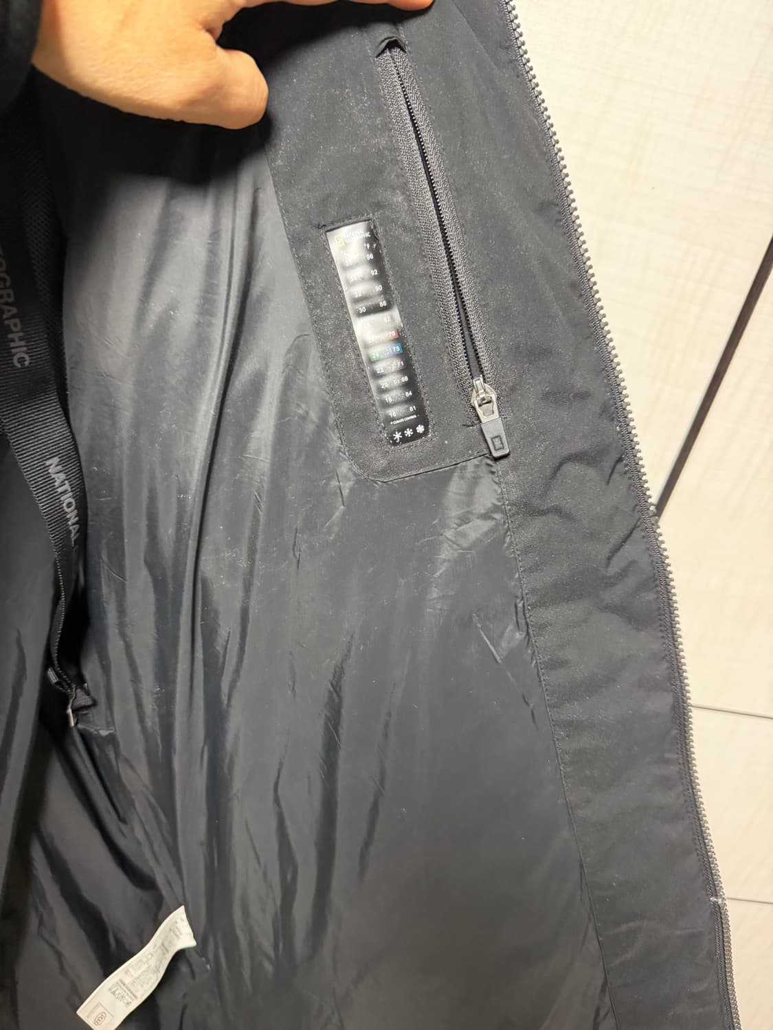 신형 내셔널지오그래픽 블랙 구스다운  롱 패딩  싸이즈 105 상품이미지9