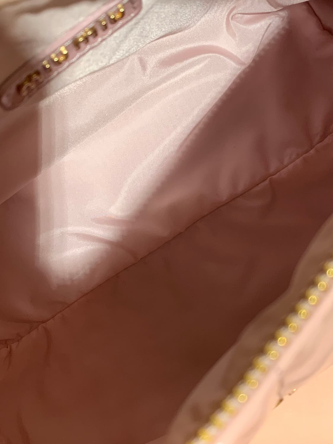 미우미우 스피릿 마테라쎄 페이던트 호보백 앨러배스터 핑크 5ne841 상품이미지3