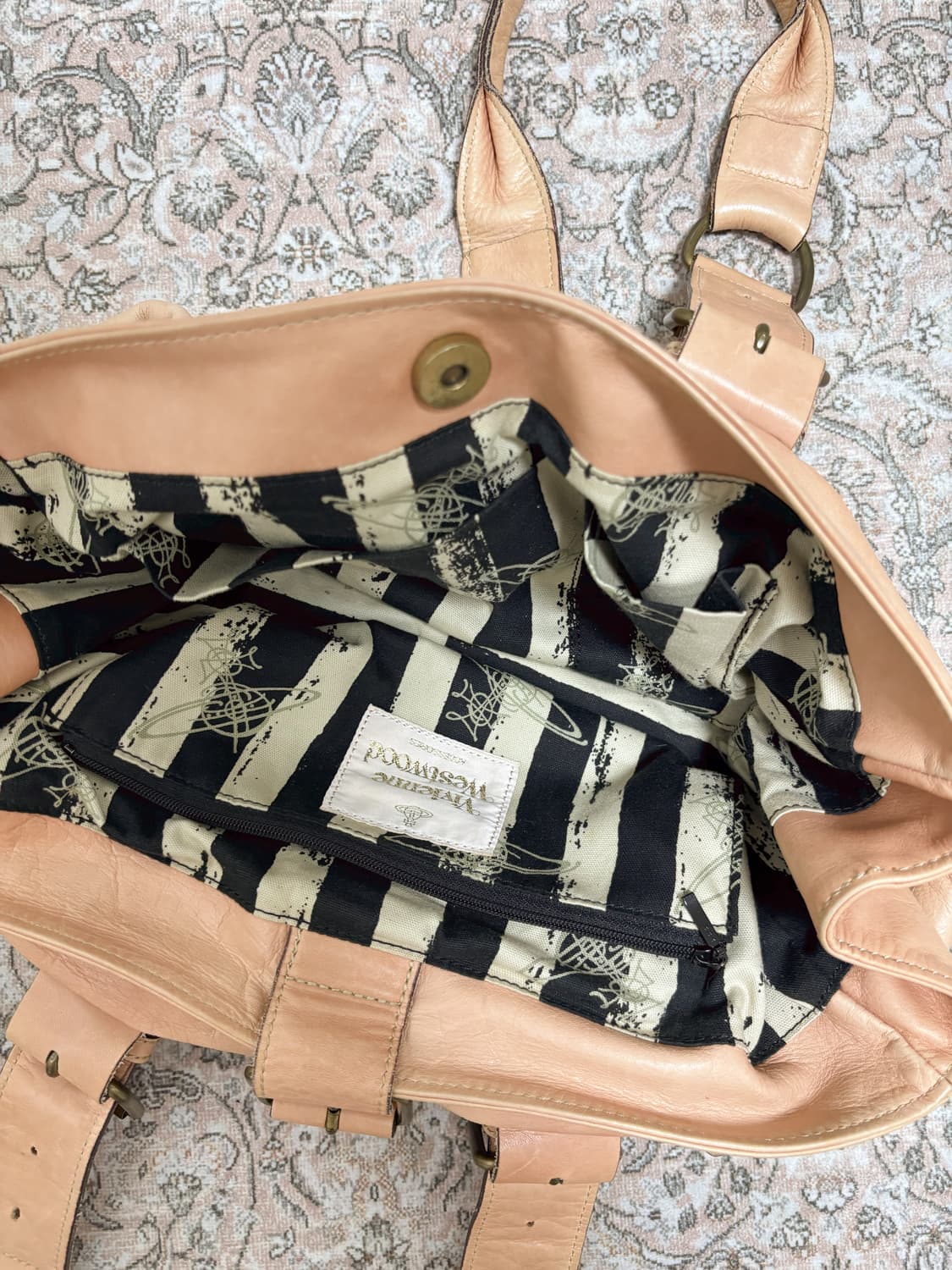 비비안웨스트우드 피치베이지 토트백 숄더백 상품이미지3