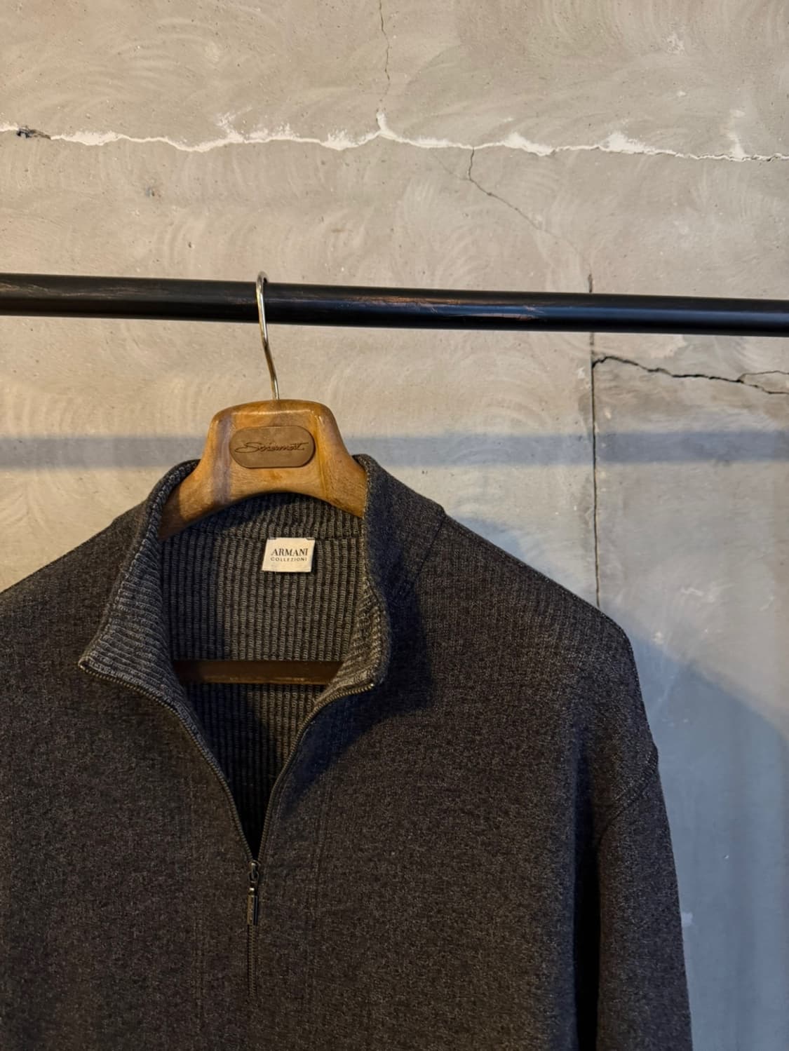 아르마니 꼴레지오니 짚업 니트 105 상품이미지3