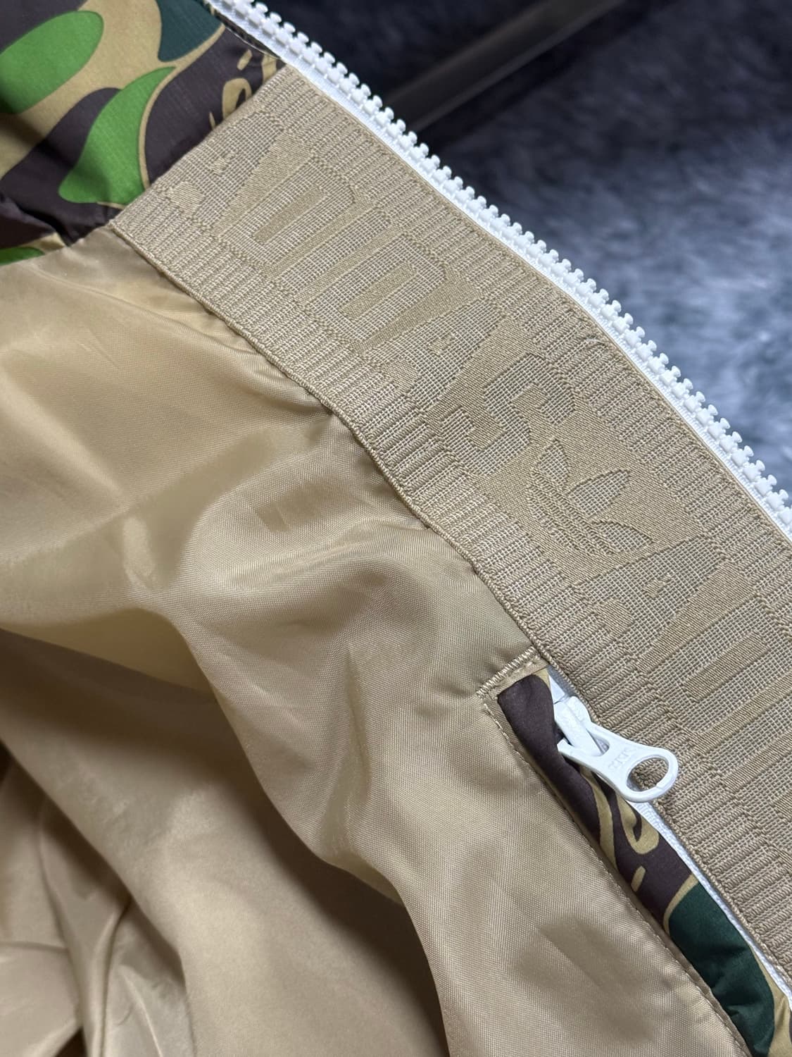 베이프 x 아디다스 콜라보 한정판 샤크 후드 카모 패딩 100 상품이미지8