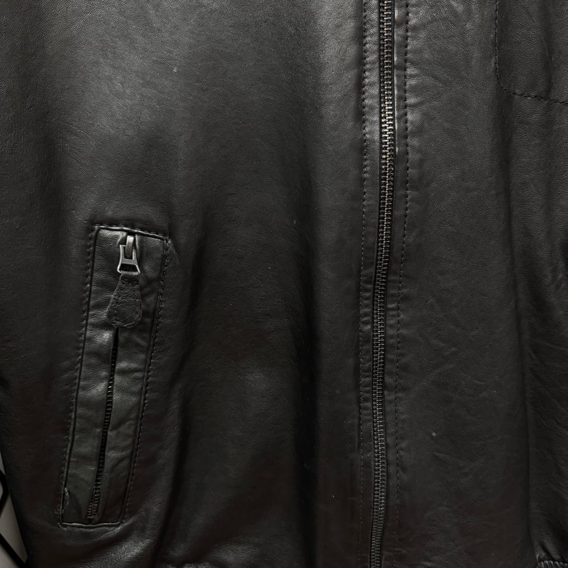 인더스트리 리얼 레더 봄버 자켓 전면 패치 포인트 블랙 상품이미지8