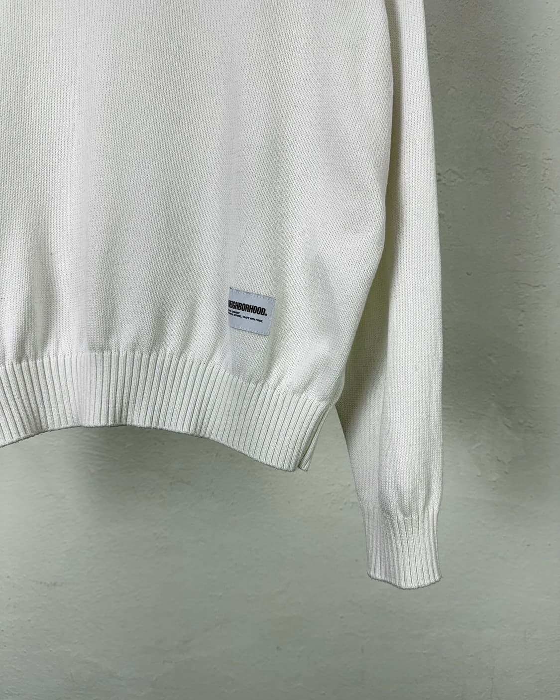 네이버후드 화이트 클래식 로고 크루넥 스웨트 셔츠 상품이미지5