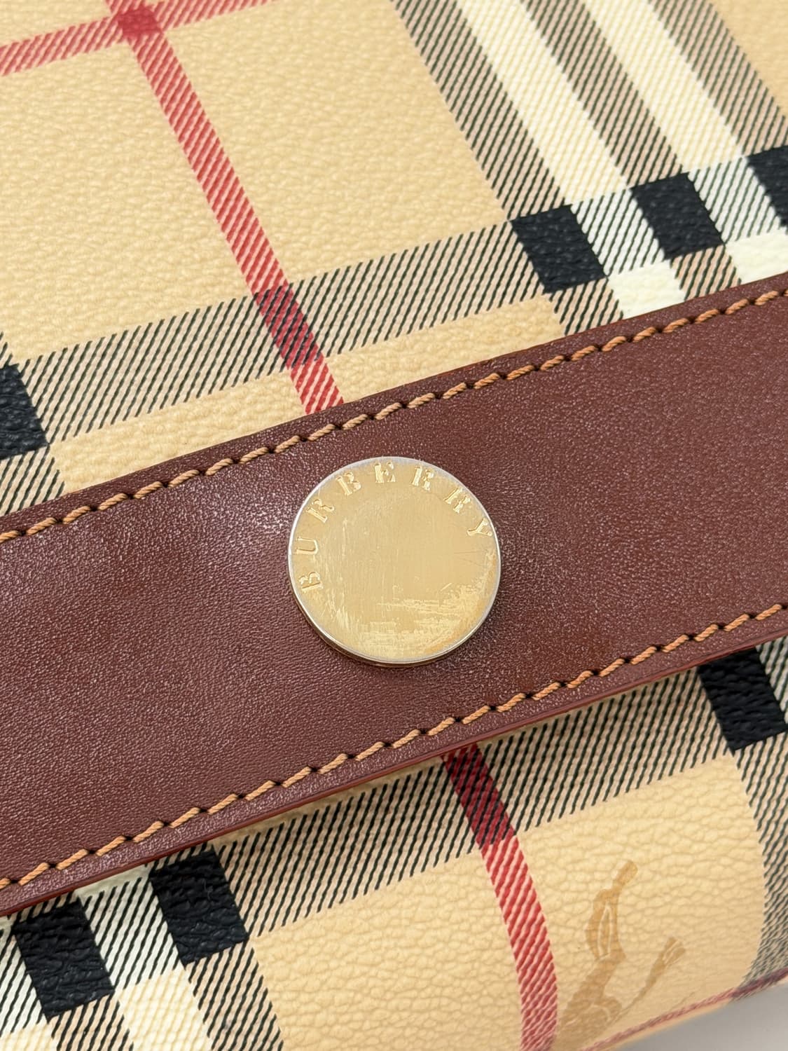 버버리 헤이마켓 체크 이퀘스트리안 플랩 숄더백 상품이미지8