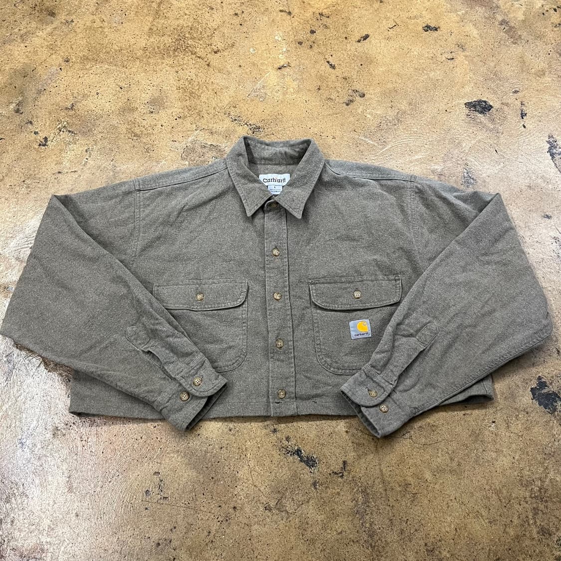 칼하트 베이지 크롭 셔츠  상품이미지2