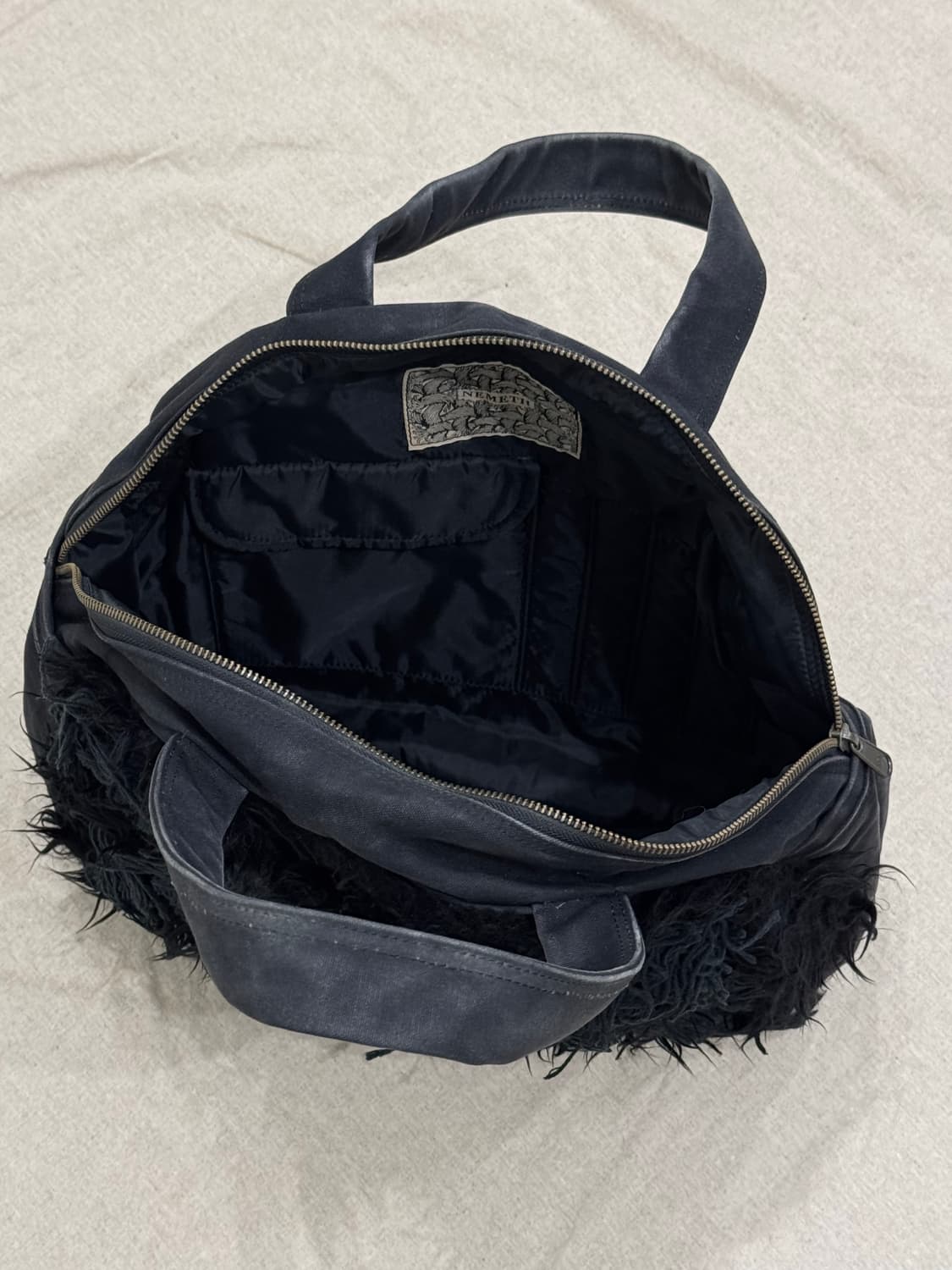 크리스토퍼 네메스 헤어리 도트 토트백 (블랙 Ver) 상품이미지2