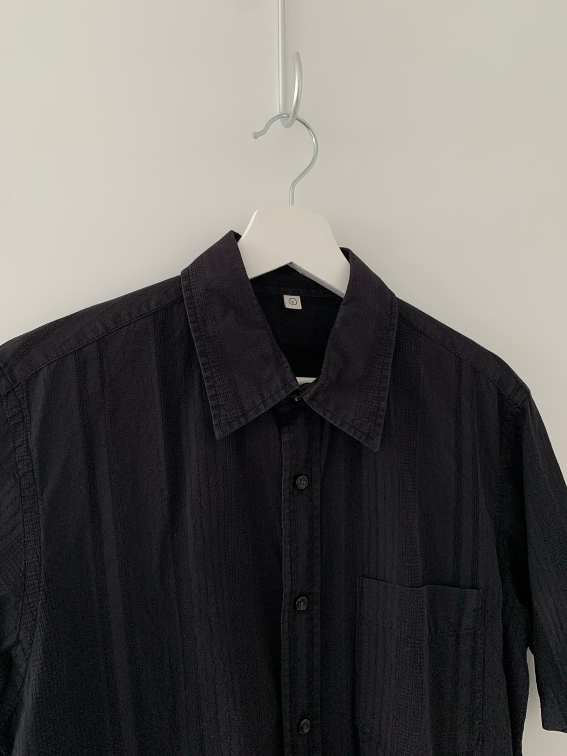 UNIQLO 블랙 패턴 반팔 셔츠 상품이미지2