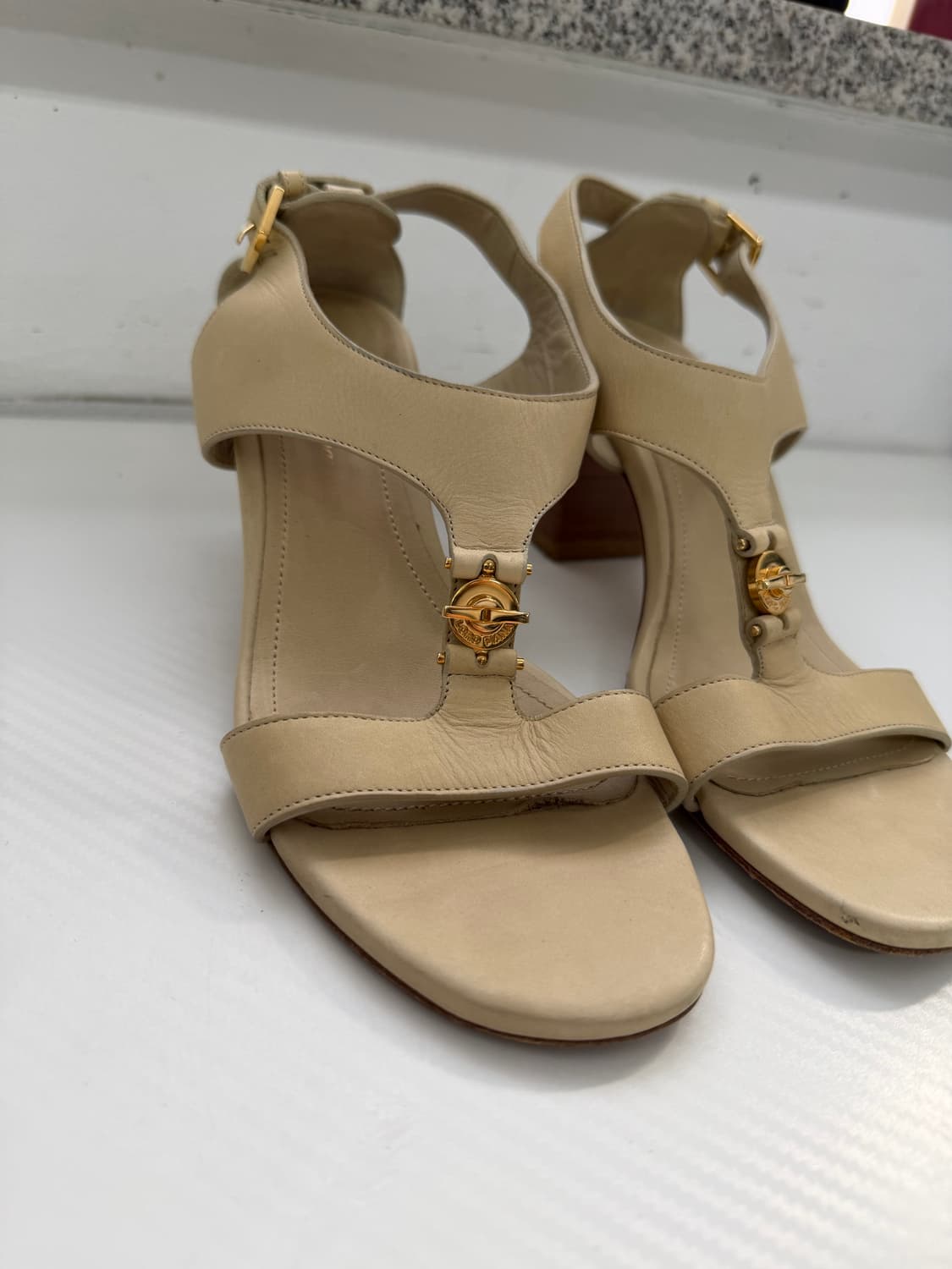 정품) 로로피아나 여성 샌들 36.5 상품이미지2