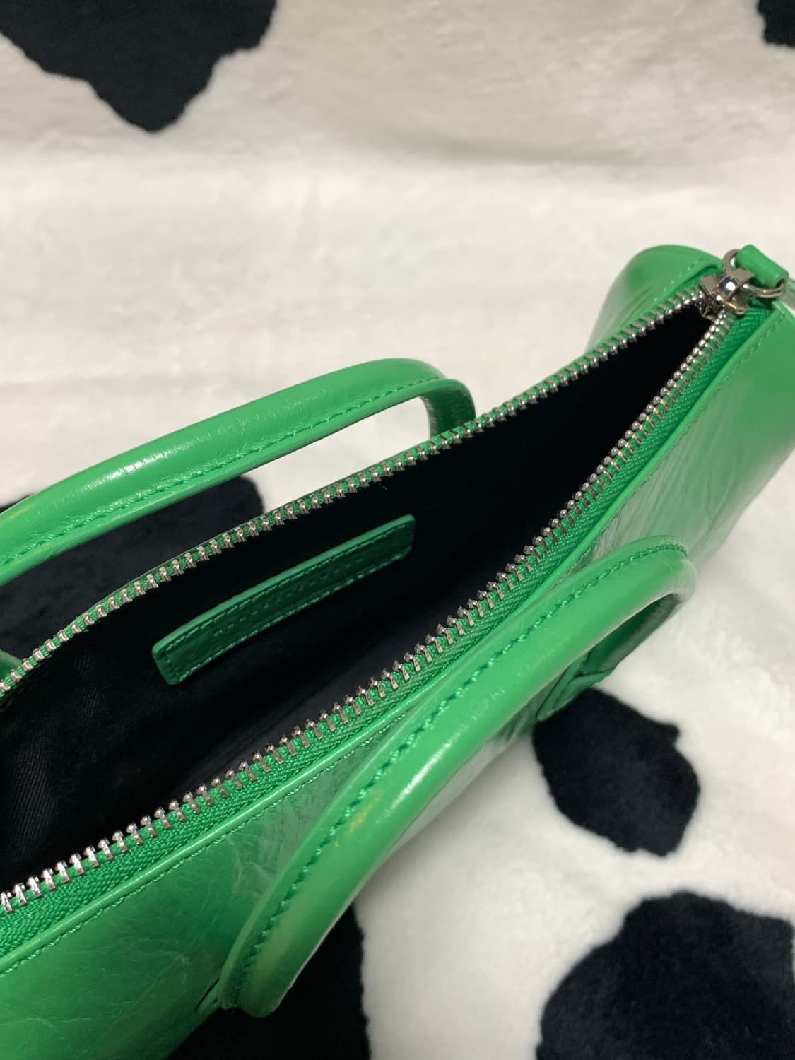 마지셔우드 지퍼스몰 숄더백 그린 상품이미지4