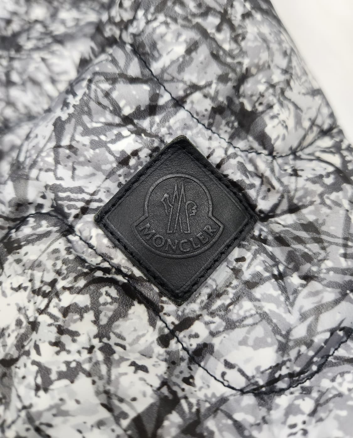 [파격가] 몽클레어 남성 여성공용 경량 패딩 1 사이즈 (실측 참고) 상품이미지5