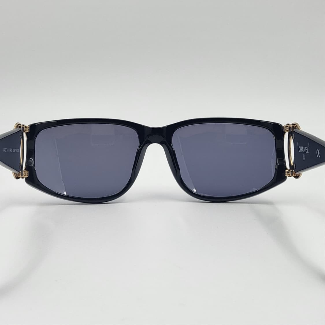 CHANEL 샤넬 금장CC 블랙 스퀘어 빈티지 명품 선글라스 상품이미지3