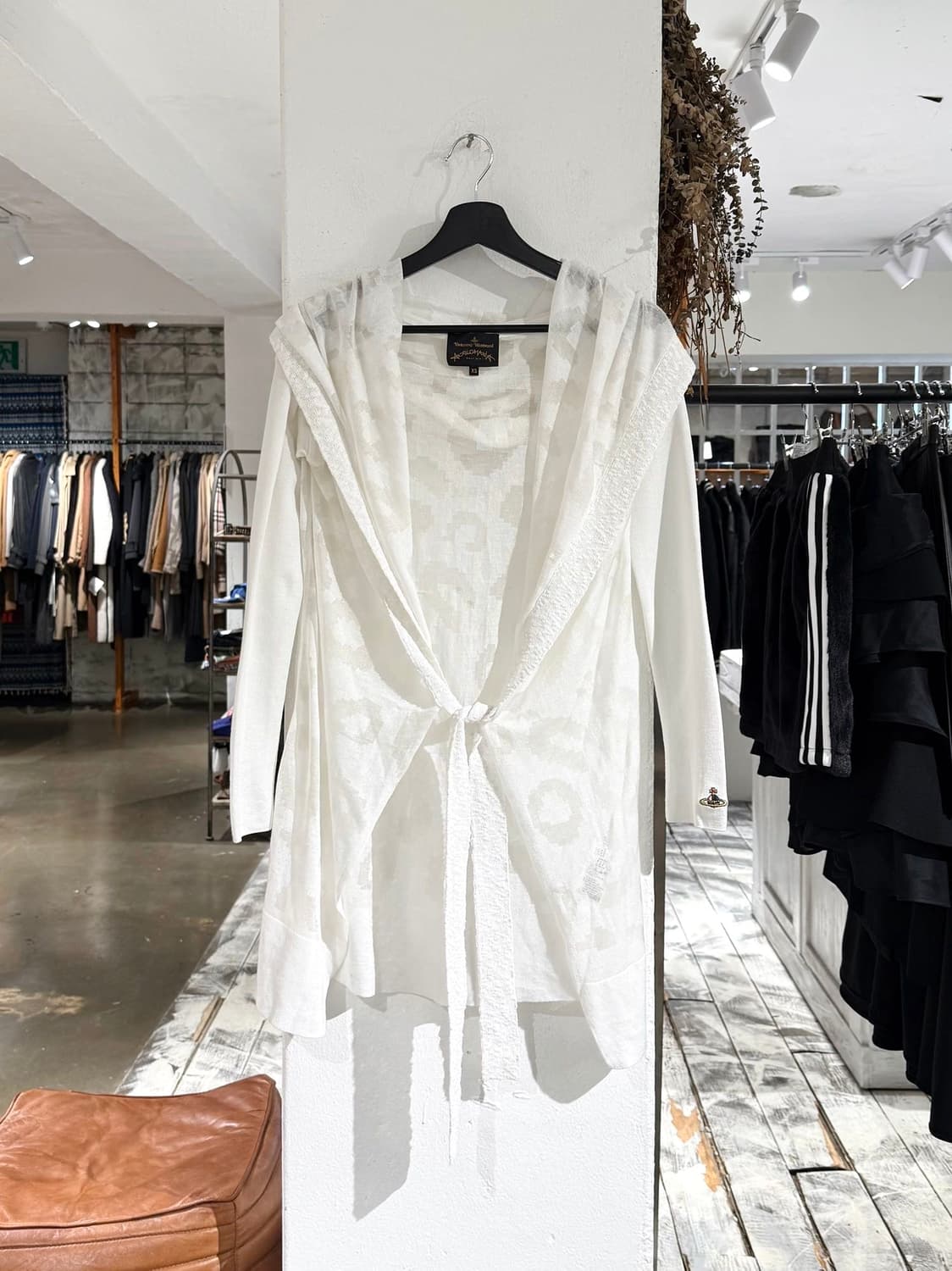 비비안 웨스트우드 앵글로매니아 화이트 쉬어 후디 가디건 상품이미지1