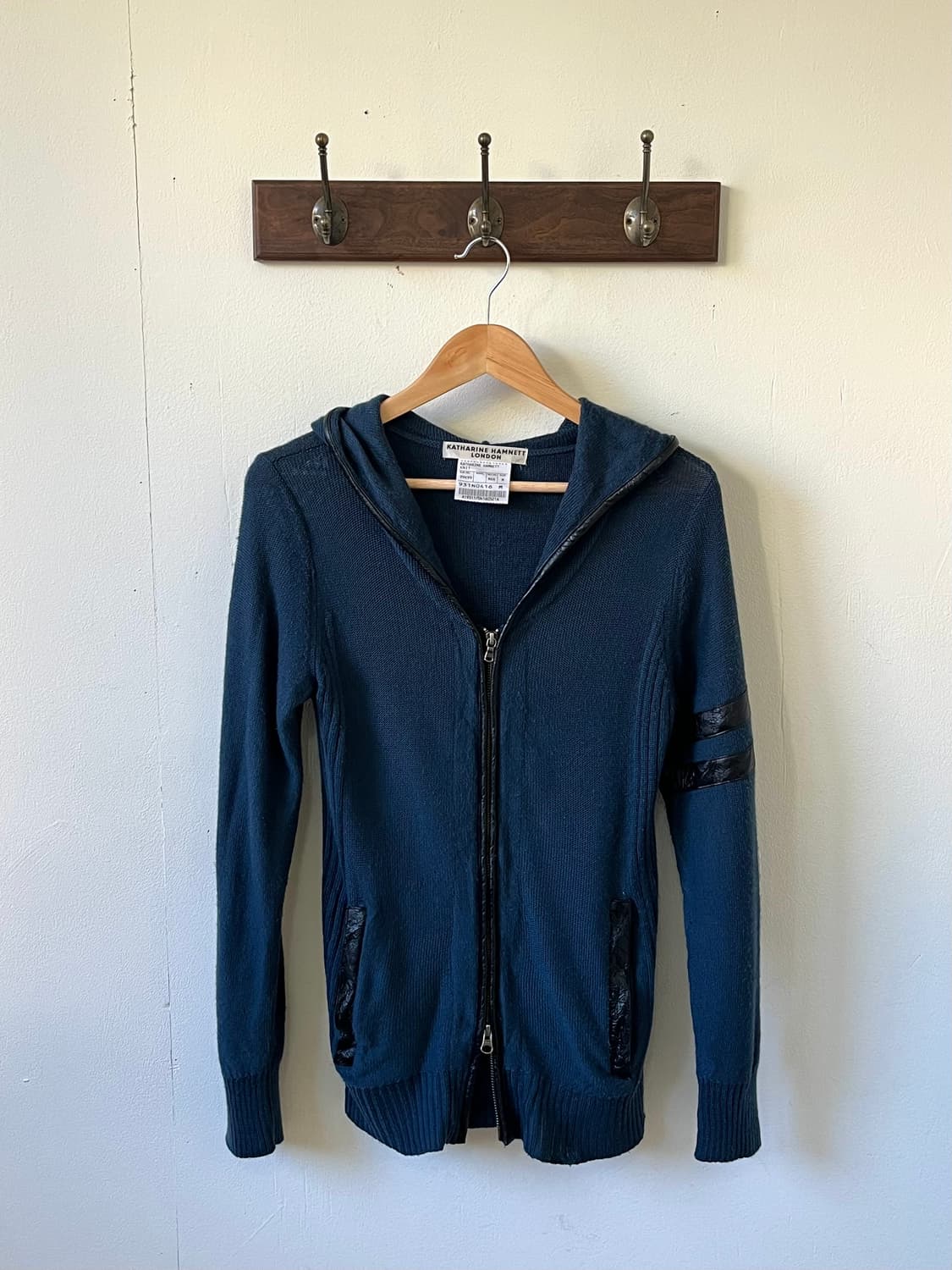 캐서린 해넷 런던 투웨이 후드 스웨터 상품이미지1