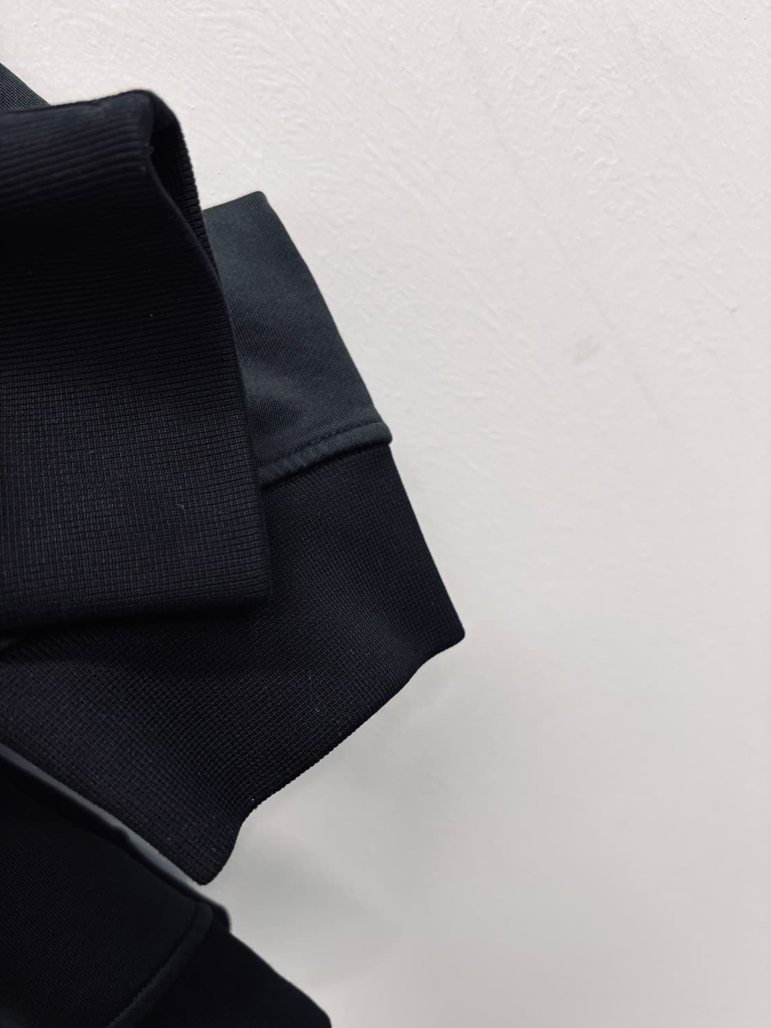 스톤아일랜드(Stone Island) 와펜 코튼 나일론 맨투맨 블랙 상품이미지6