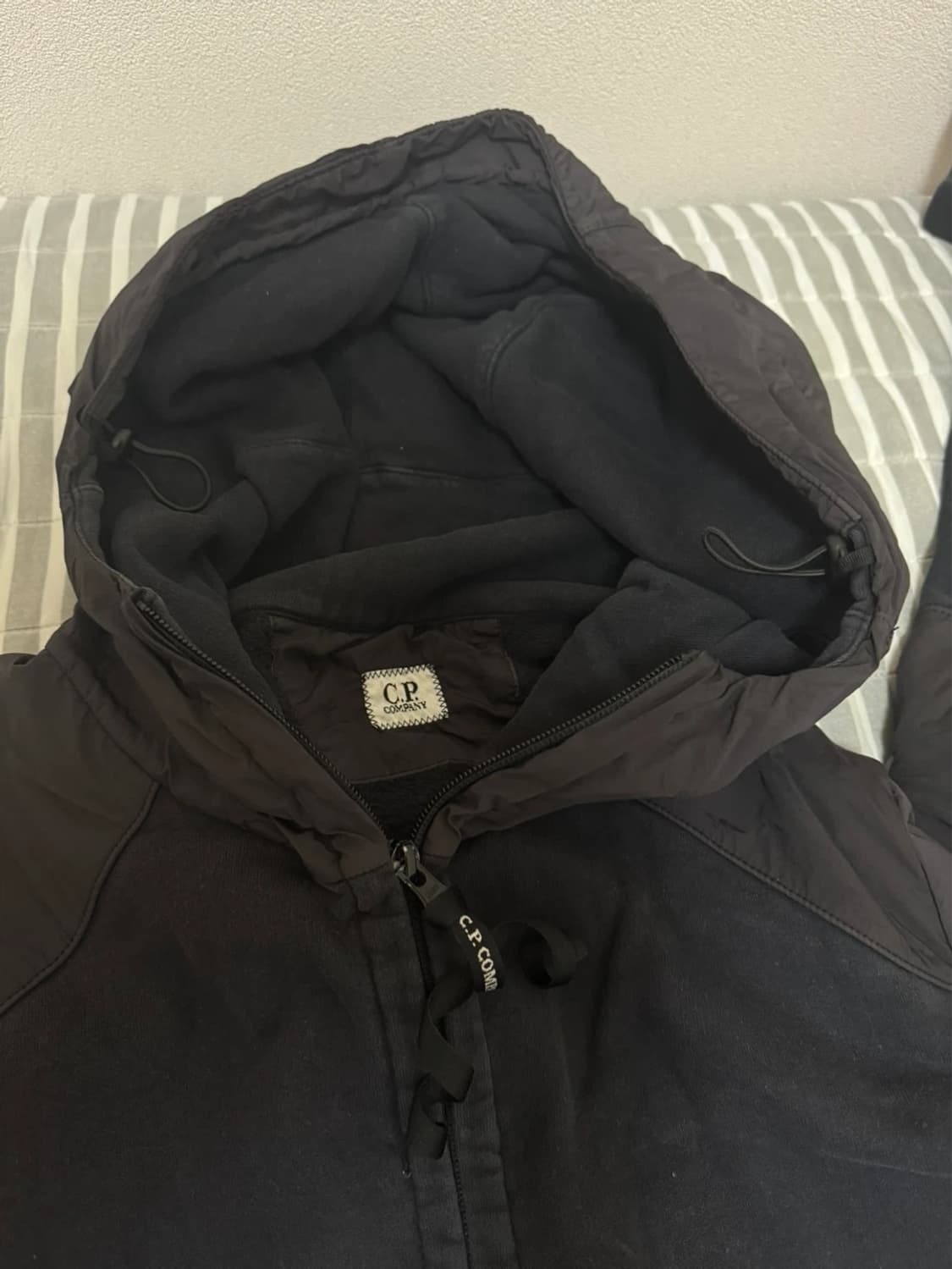 cp컴퍼니 렌즈 쉘 후드집업 상품이미지2