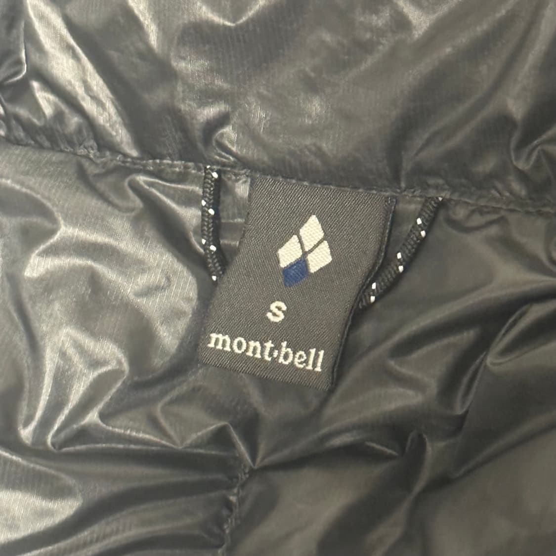 S 몽벨 슈페리어 다운 파카 블랙 경량패딩 팝니다. 상품이미지2