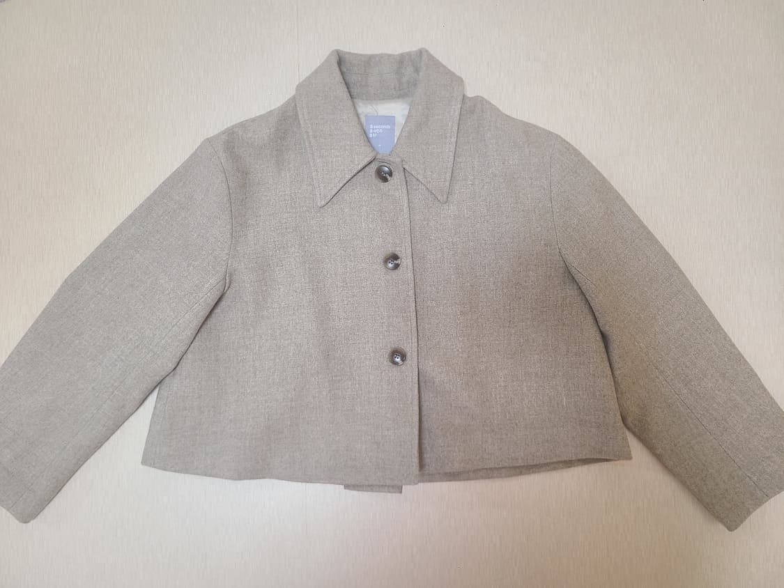 에잇세컨즈 베이지 겨울 크롭자켓 상품이미지1