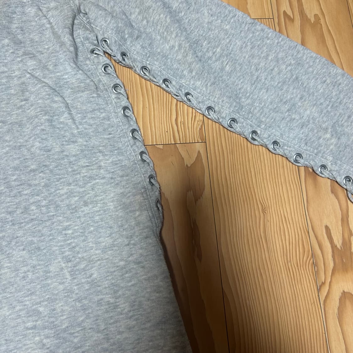 히스테릭 글래머 체리 아일렛 디테일 롱슬리브 상품이미지2