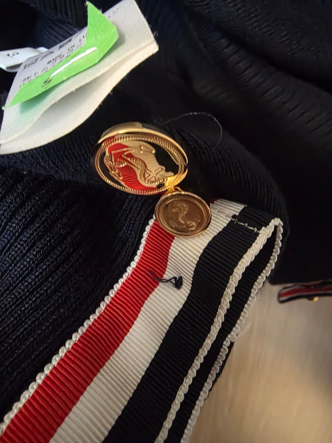 [새상품급/3] 톰브라운 사선완장 밀라노스티치 금장 가디건 3사이즈 상품이미지8