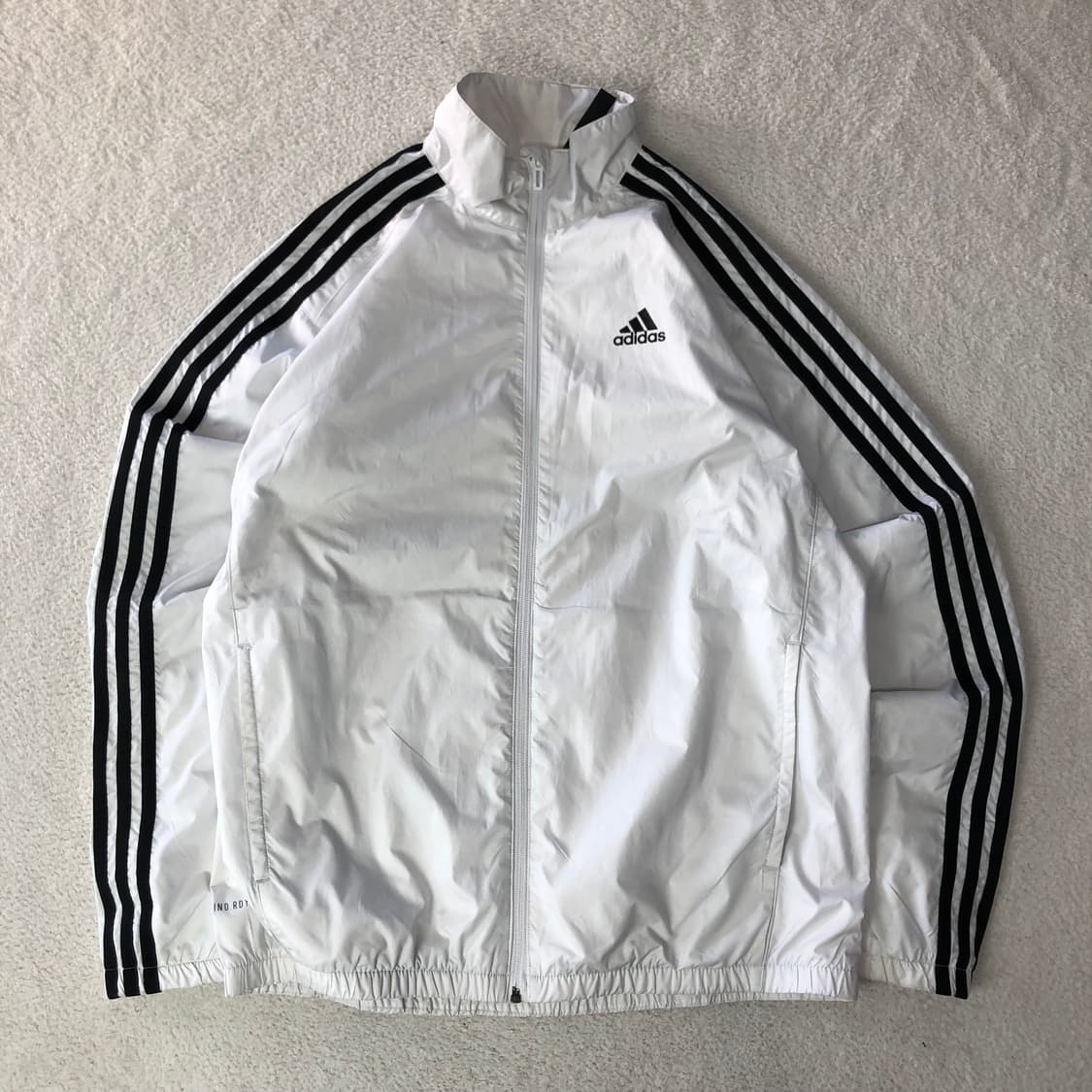 아디다스 화이트 바람막이 상품이미지1