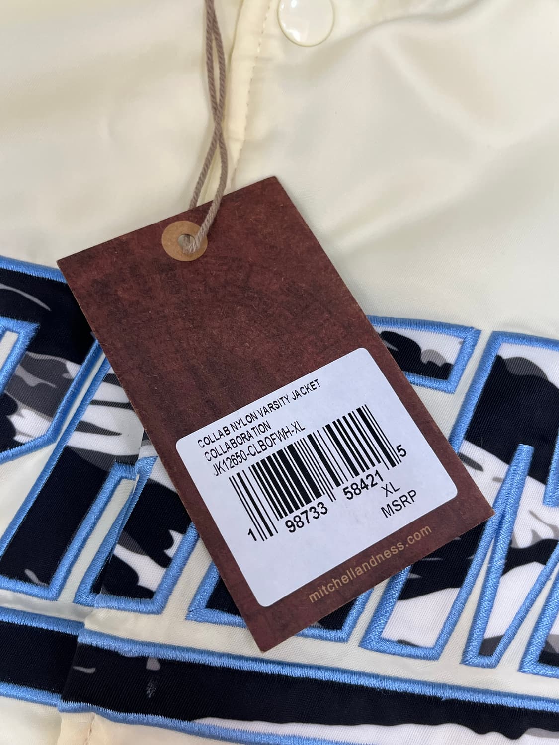 슈프림 미첼 & 네스 카모 로고 바시티 자켓 화이트 - 25SS 상품이미지5