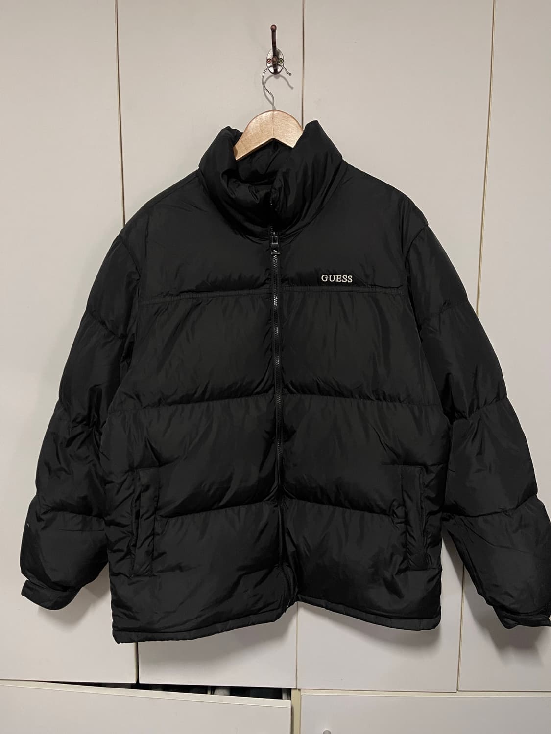 GUESS 게스 검정 푸퍼 패딩 XL 상품이미지1