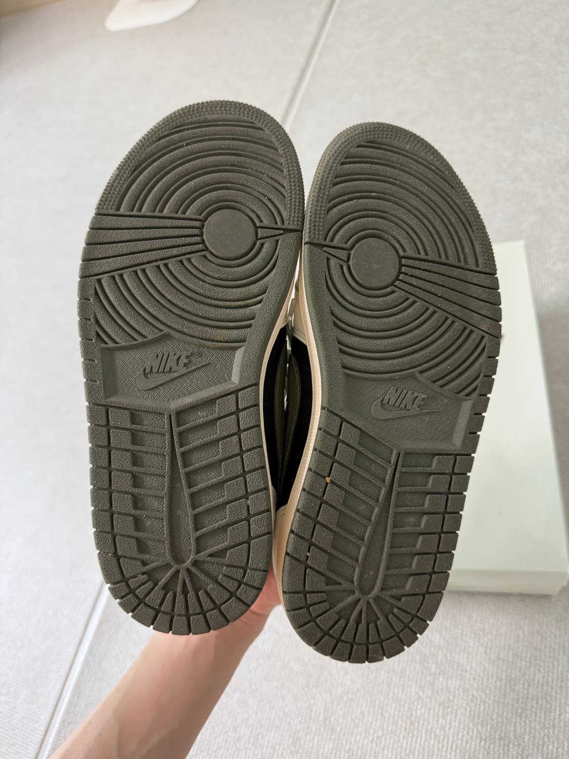 나이키 트래비스 스캇 OG 로우 올리브 상품이미지6