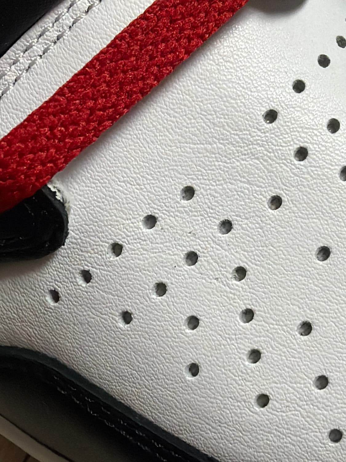 새상품. 조던1 레트로 로우 og 상품이미지3