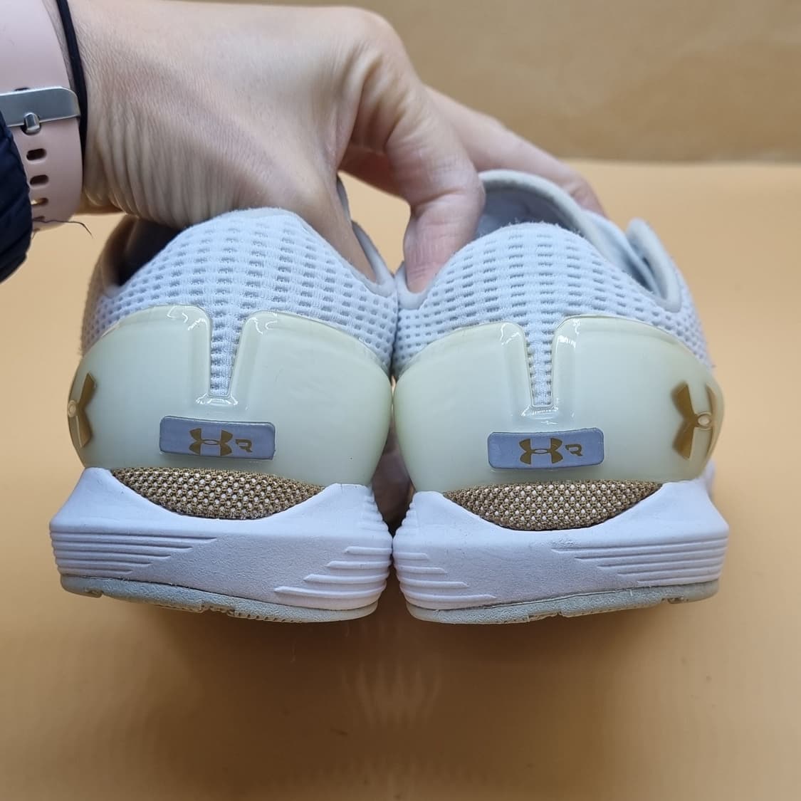 언더아머 호버소닉 런닝화225. 상품이미지4