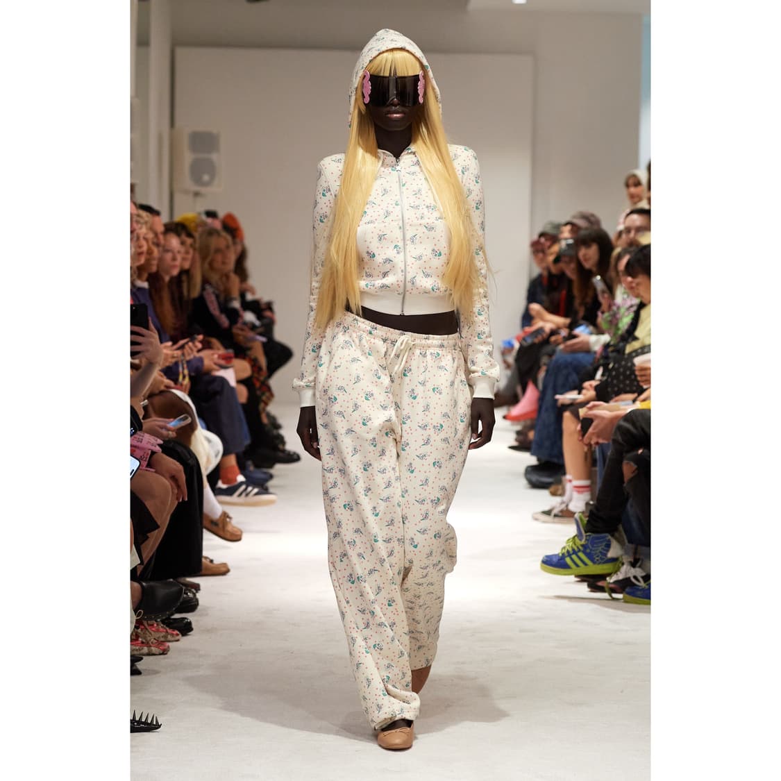 ashleywilliams 애슐리 윌리엄스 케어 슈런크 베이비 후디 L 상품이미지5