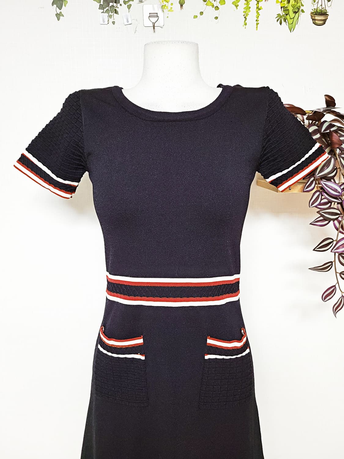 SATIN 배색반팔 20ss 니트원피스 55 블랙 상품이미지8