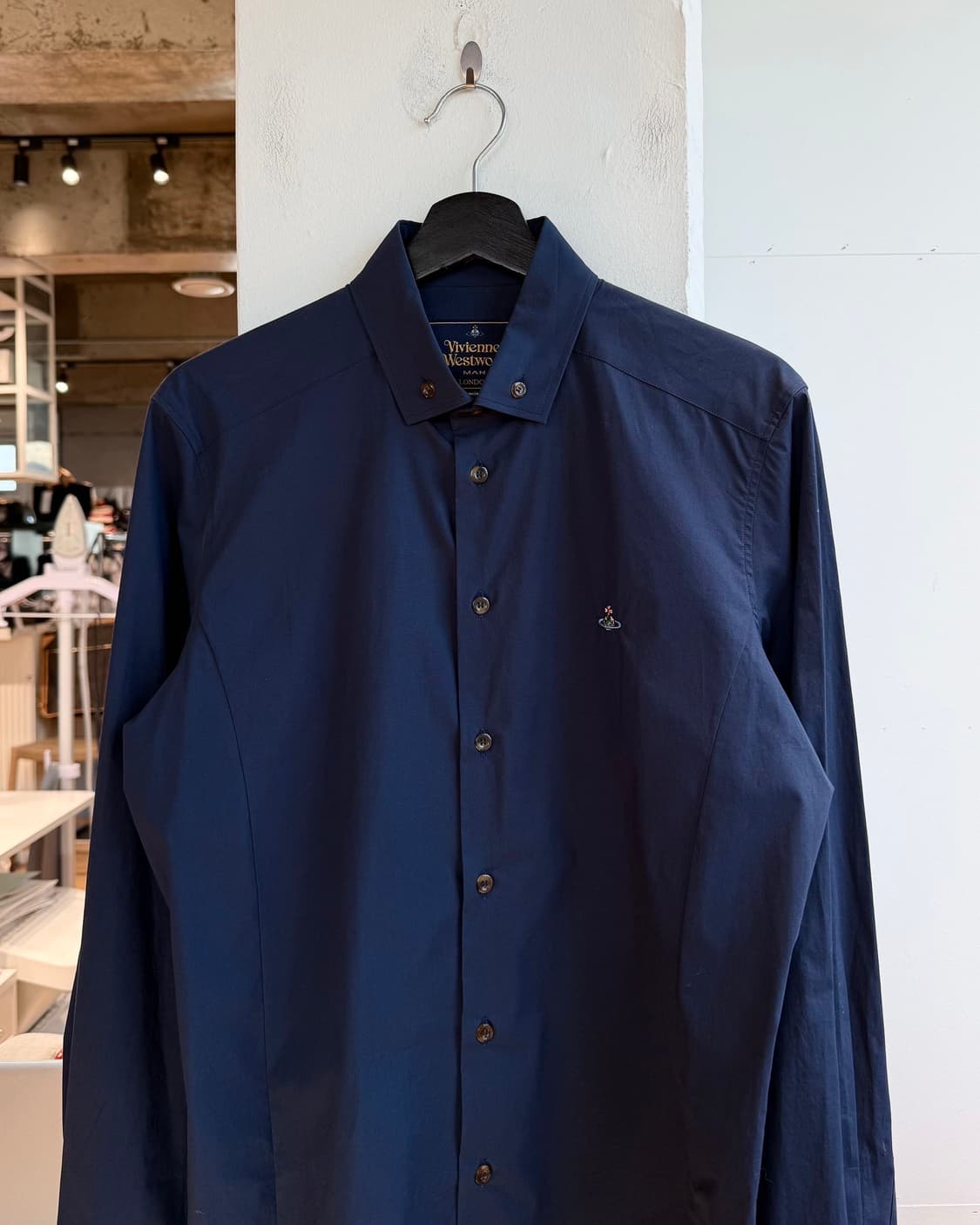 비비안 웨스트우드 맨 네이비 orb자수 셔츠  상품이미지3