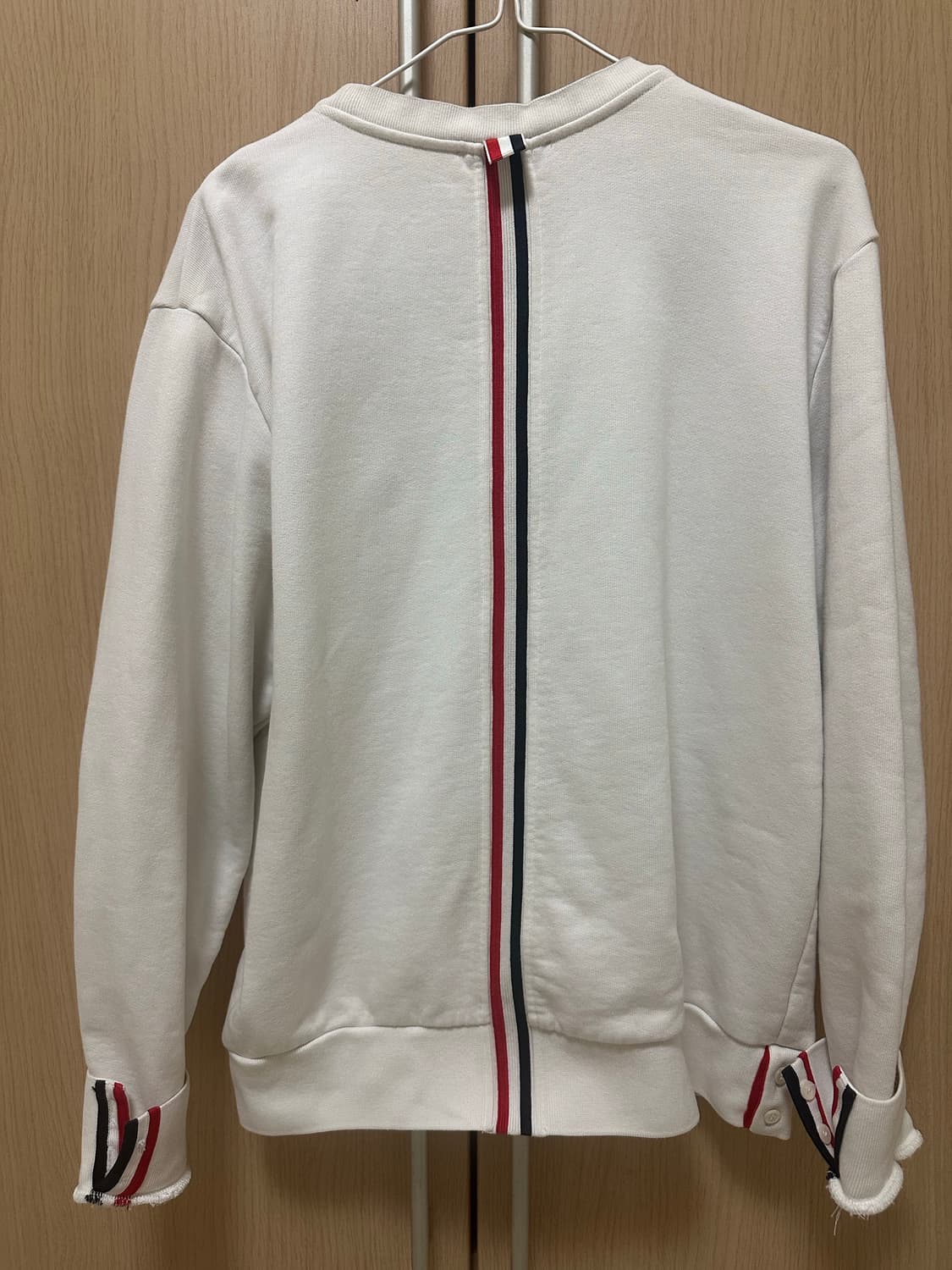 톰브라운 빽삼선 맨투맨 3사이즈 상품이미지1