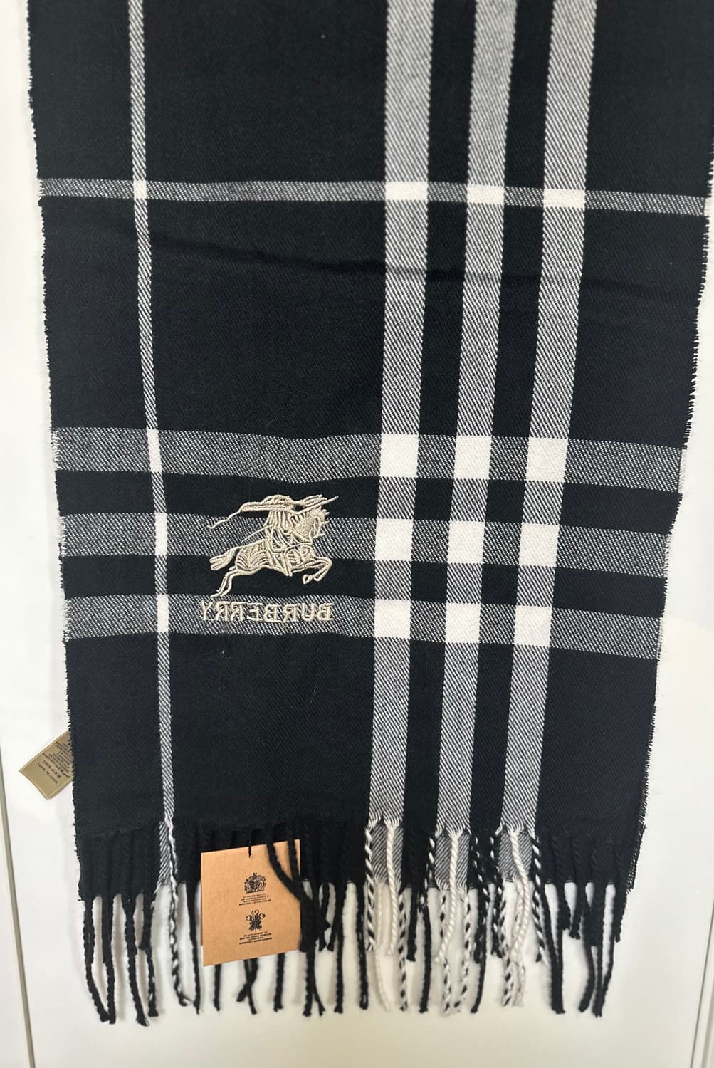 버버리 블랙/화이트 체크 캐시미어머플러 상품이미지2
