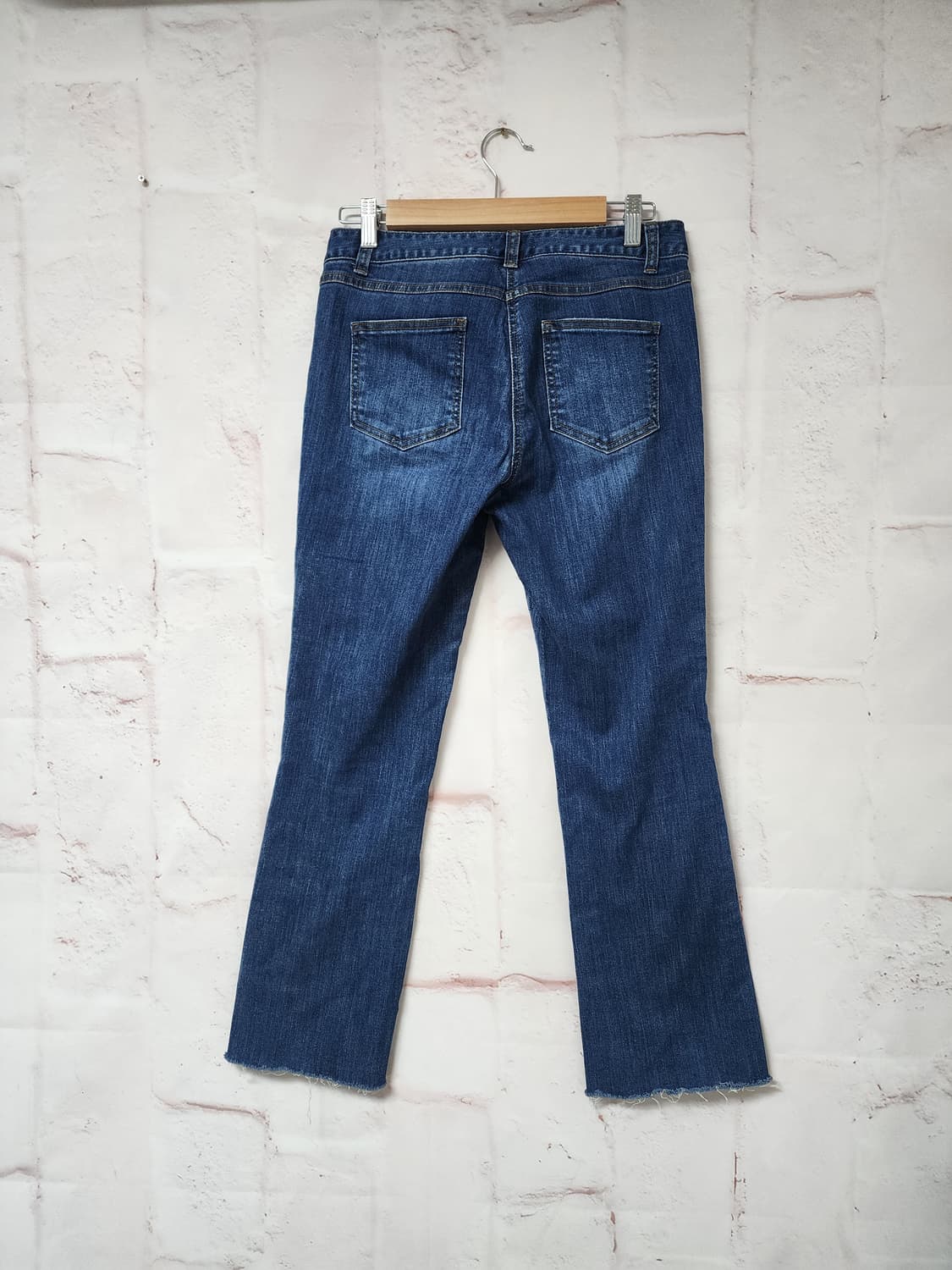 산드로 데님 부츠컷 청바지
컷팅 디테일이 살아있는 디자인입니다. 
스판으 상품이미지2