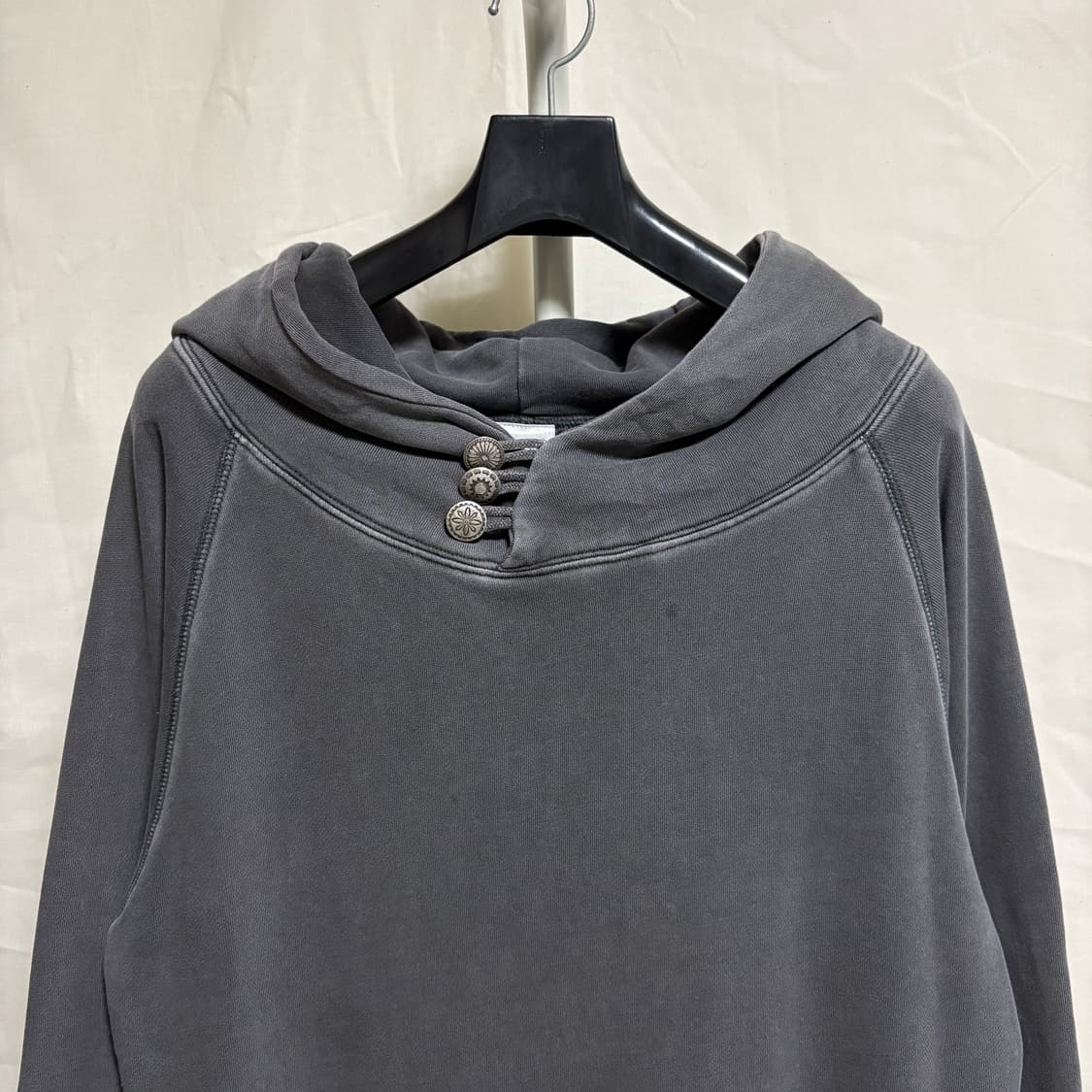 고슬로우카라반 빅후드 콘초 피그먼트 후드티 / 차콜, 3 상품이미지2