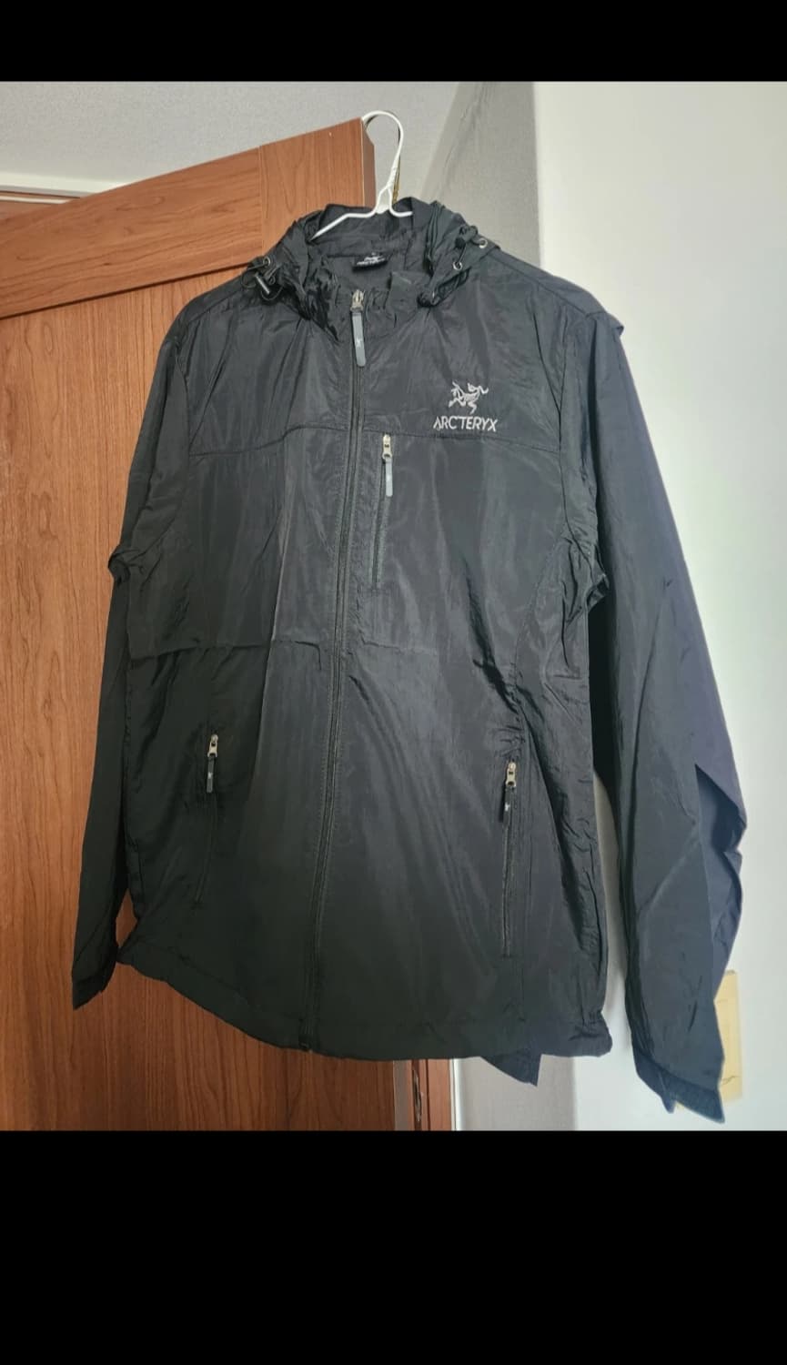 (급처) 아크테릭스 바람막이 블랙 L 새상품 상품이미지1