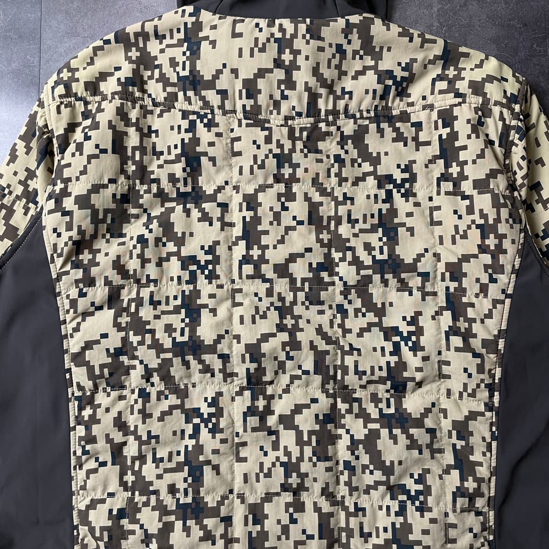 COLUMBIA 컬럼비아 빈티지 카모 후드 윈드브레이커 A00570 상품이미지6