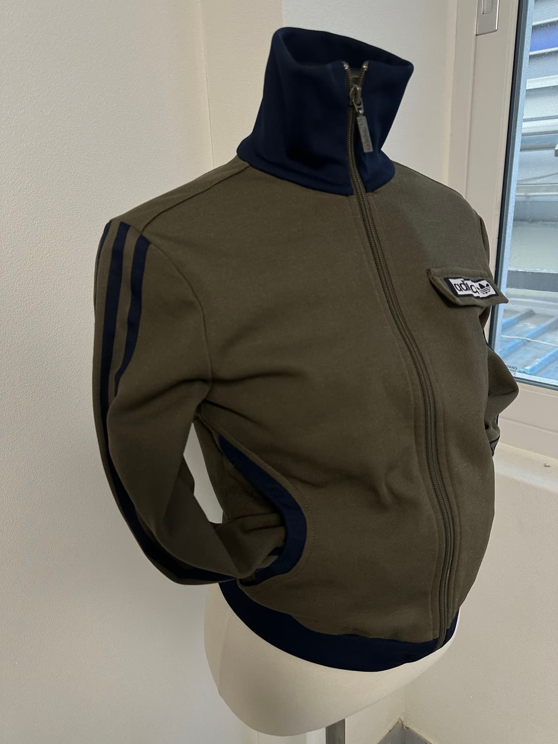 아디다스 딱붙 브뤼셀 카키 져지 대장급 상품이미지4