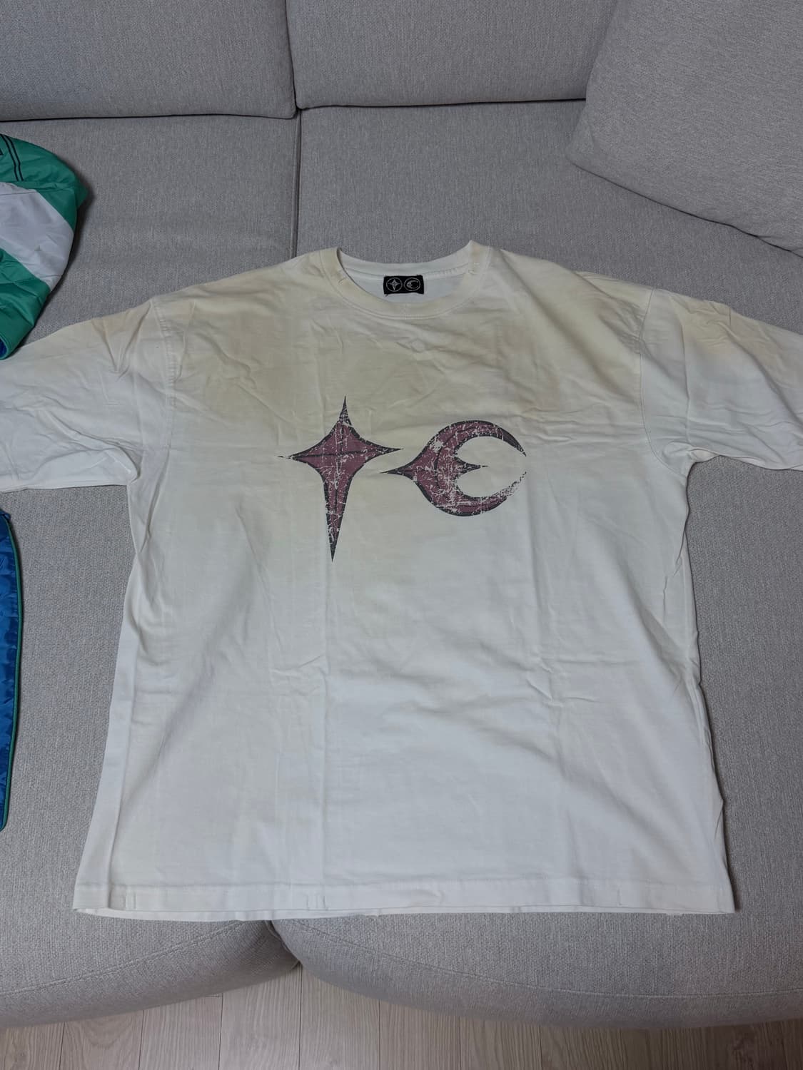 떠그 클럽 서바이버 락 티셔츠 화이트 실착 2회 상품이미지2