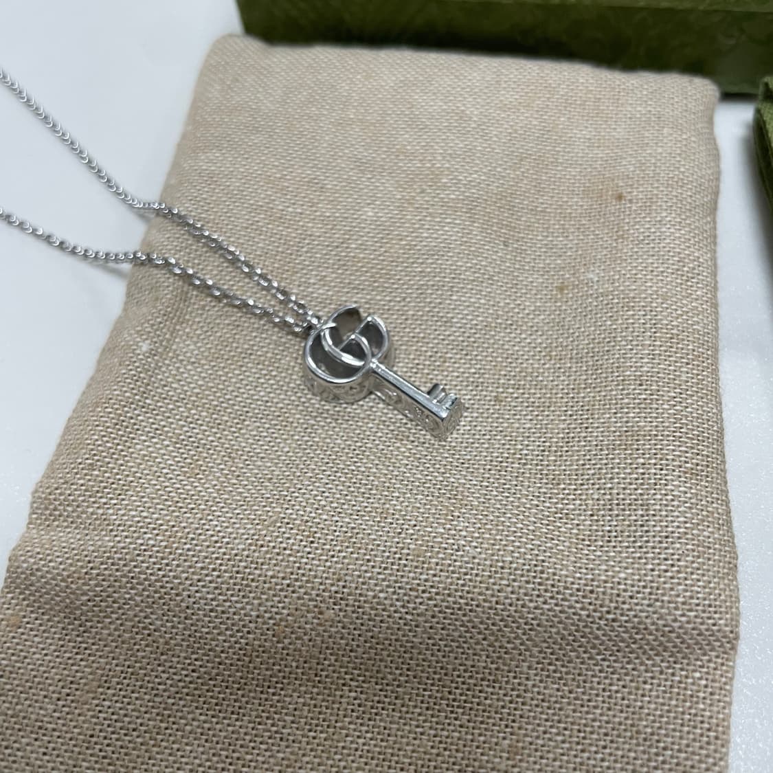 구찌 실버 마몬트 더블 G KEY 키 목걸이 상품이미지2