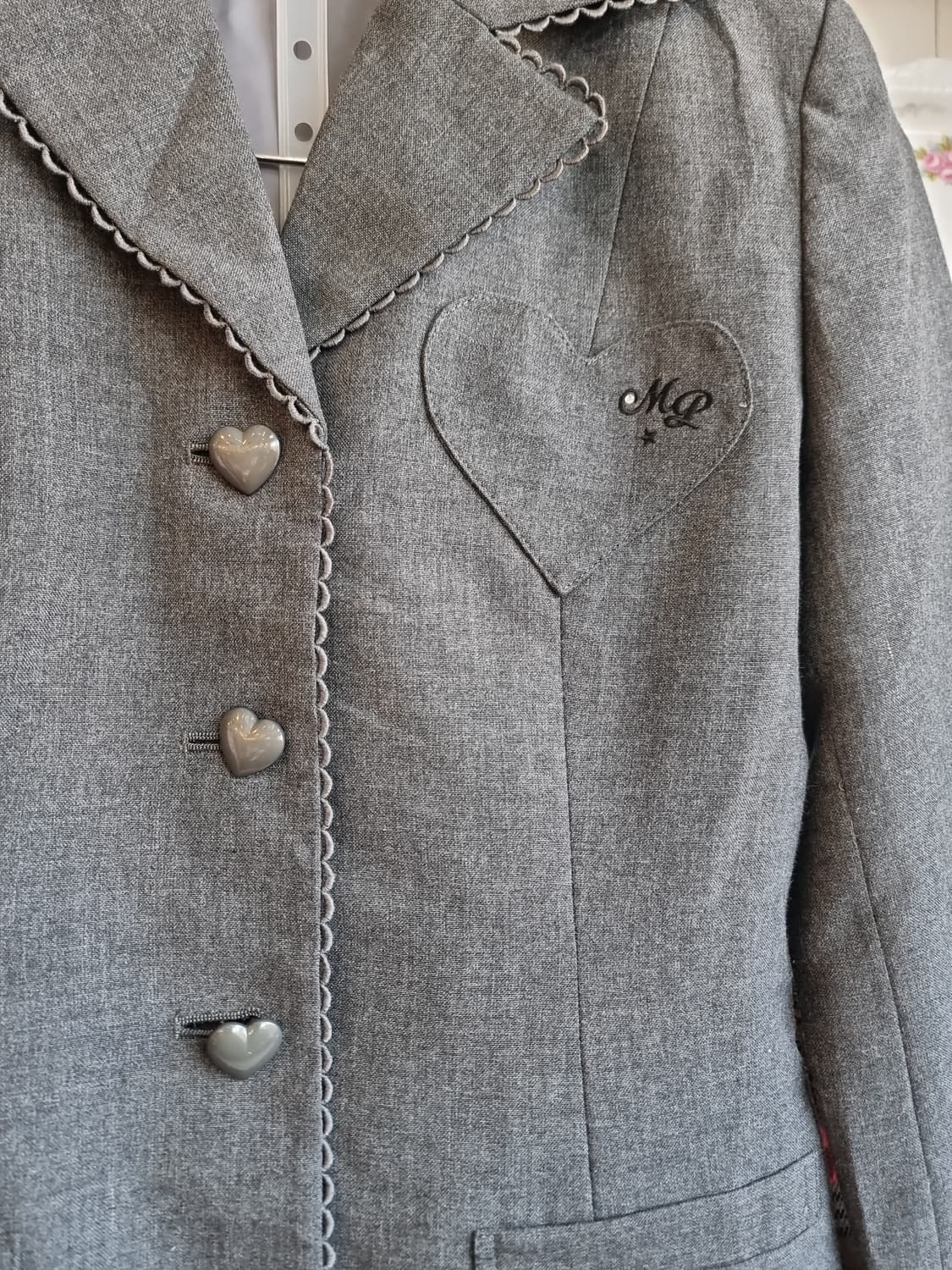 (mezzo piano/메조피아노) 그레이 하트버튼 포멀 셋업 세트 상품이미지2