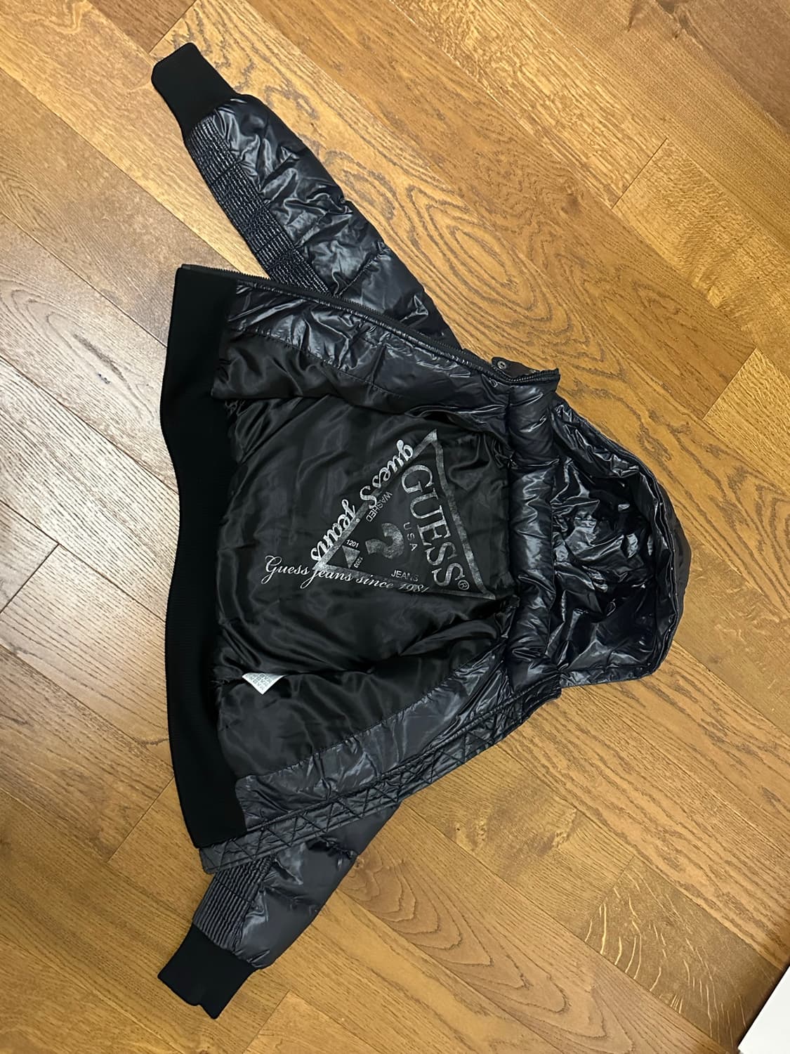 GUESS 검정 패딩 점퍼 상품이미지2