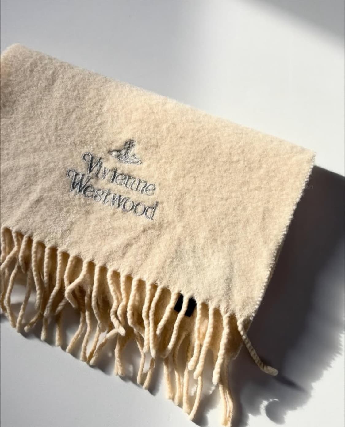 Vivienne Westwood 비비안 웨스트우드 아이보리컬러 머플러 상품이미지4